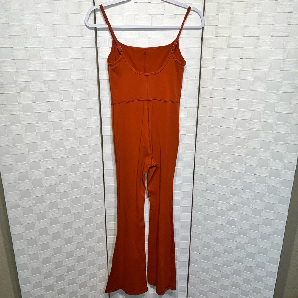 Aritzia Wilfred Free Divinity Kick Flare Jumpsuit Size XS Brunt Orange - Picture 9 of 9